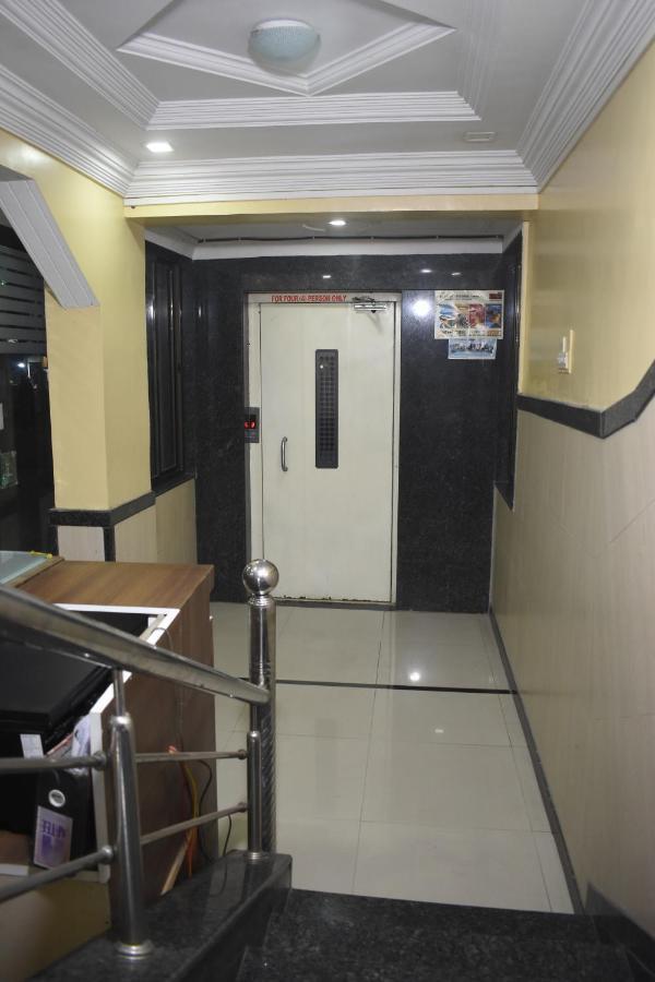 Hotel Sai Vishwa Ширди Экстерьер фото